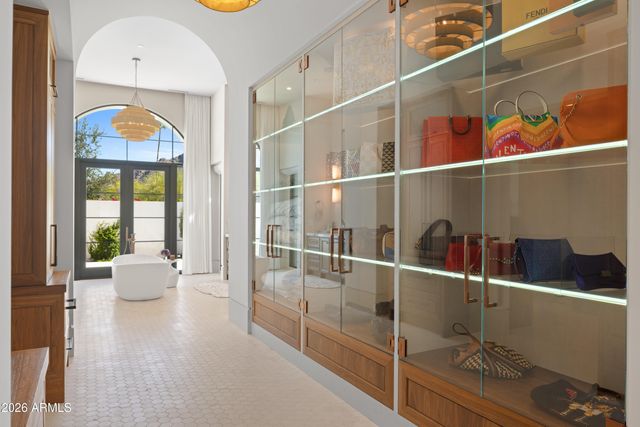 6541 N 48th Street, Paradise Valley, AZ 85253