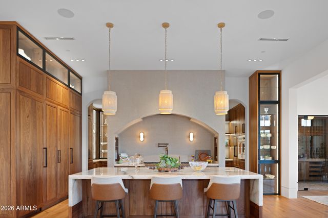 6541 N 48th Street, Paradise Valley, AZ 85253