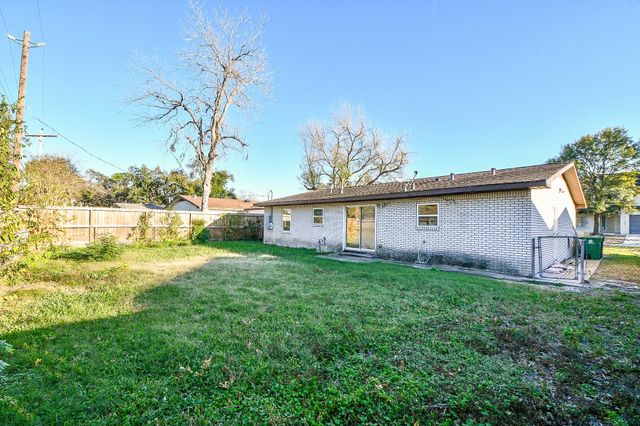 9534 Kerrwood Lane, Houston, TX 77080