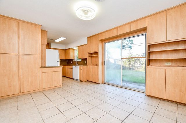 9534 Kerrwood Lane, Houston, TX 77080