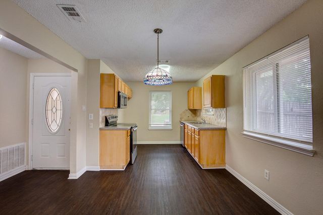 6729 Windwillow Drive, Fort Worth, TX 76137