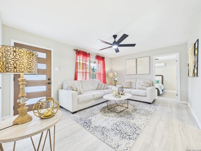 447 E Rampart, San Antonio, TX 78216