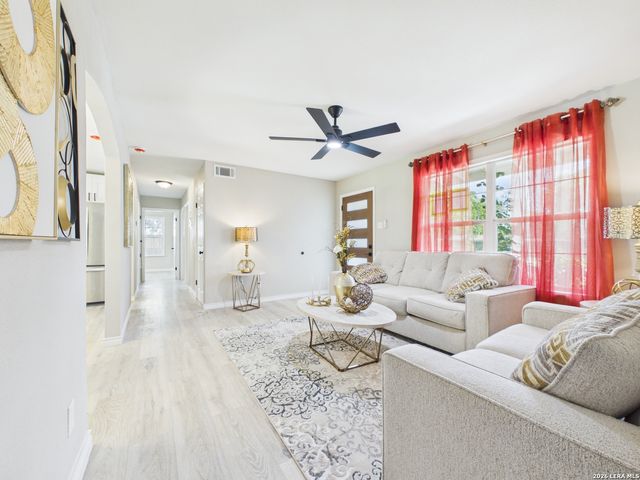 447 E Rampart, San Antonio, TX 78216