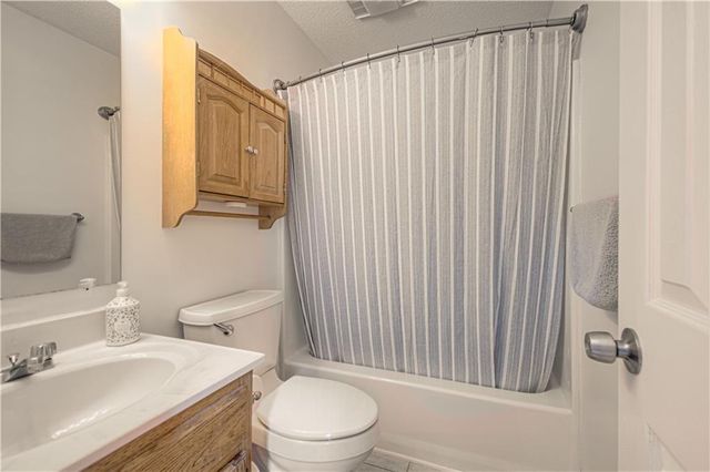 13822 S Acuff Street, Olathe, KS 66062