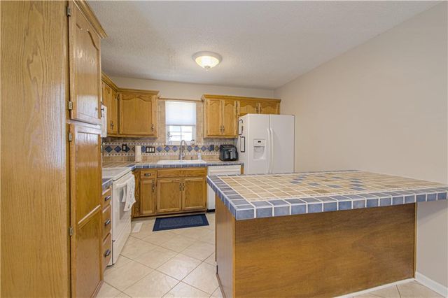 13822 S Acuff Street, Olathe, KS 66062