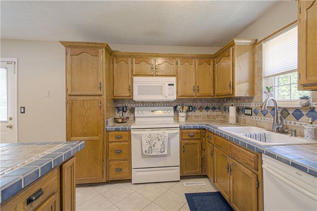 13822 S Acuff Street, Olathe, KS 66062