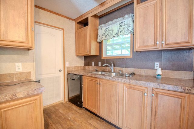 18526 KY Hwy 1247, Waynesburg, KY 40489