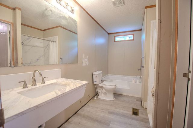 18526 KY Hwy 1247, Waynesburg, KY 40489