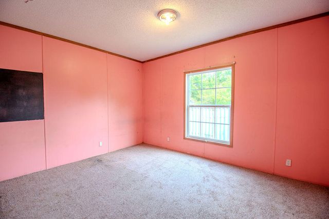 18526 KY Hwy 1247, Waynesburg, KY 40489