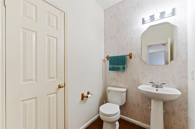 1906 Twin Tulip Court, Fresno, TX 77545