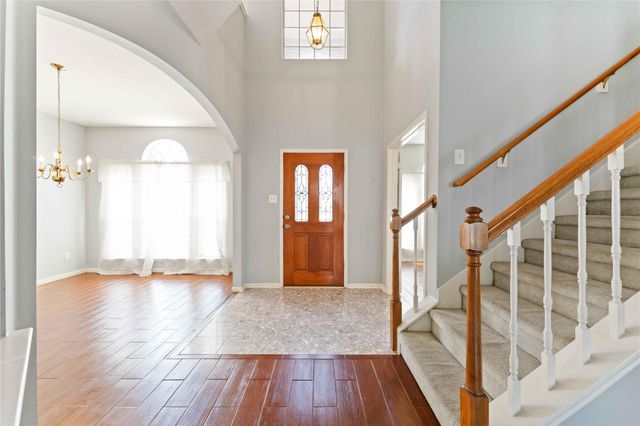 1906 Twin Tulip Court, Fresno, TX 77545