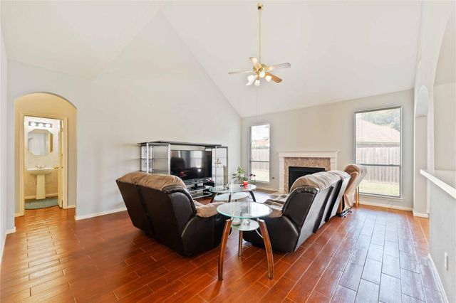 1906 Twin Tulip Court, Fresno, TX 77545