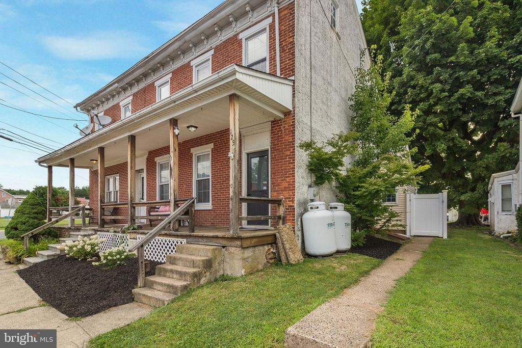 125 E CHESTNUT ST, BECHTELSVILLE, PA 19505 — photo 5