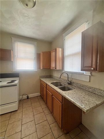 421 Broad St Apt 3, Portsmouth, VA 23707