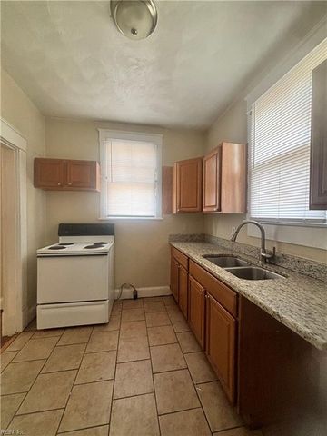 421 Broad St Apt 3, Portsmouth, VA 23707