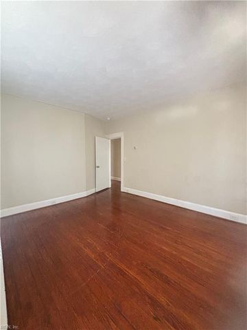 421 Broad St Apt 3, Portsmouth, VA 23707