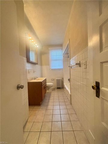 421 Broad St Apt 3, Portsmouth, VA 23707