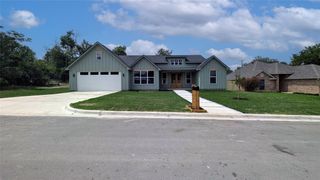 911 Van Winkle Street, Weatherford, TX 76086