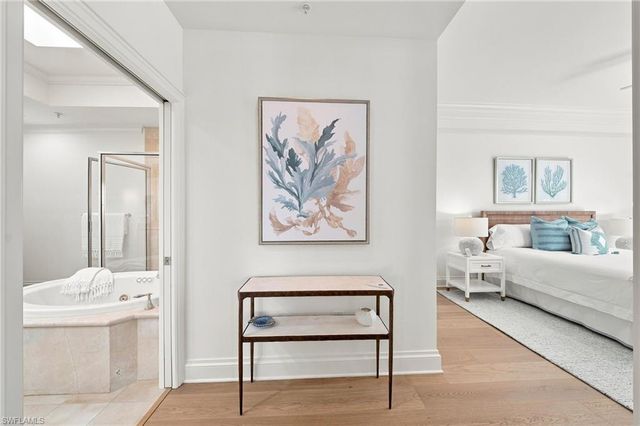 411 6th ST S 301, Naples, FL 34102