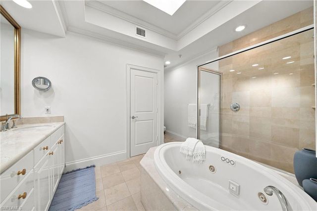 411 6th ST S 301, Naples, FL 34102