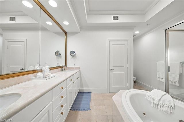 411 6th ST S 301, Naples, FL 34102