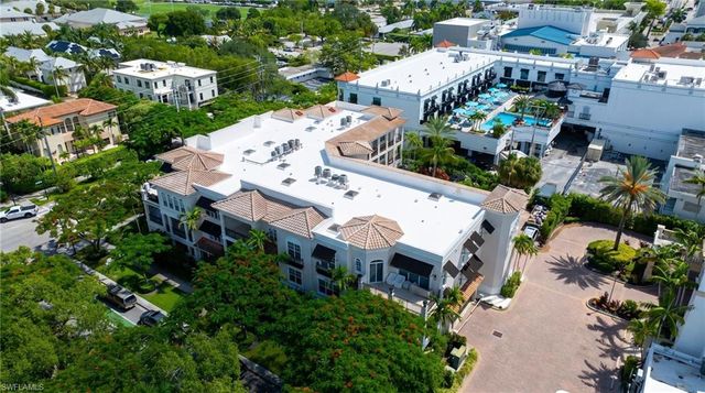 411 6th ST S 301, Naples, FL 34102