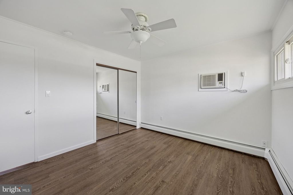 24 UMBER ROAD, Levittown, PA 19056