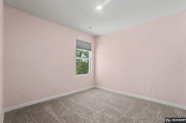 7728 N 95 Avenue, Omaha, NE 68122