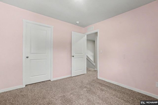 7728 N 95 Avenue, Omaha, NE 68122