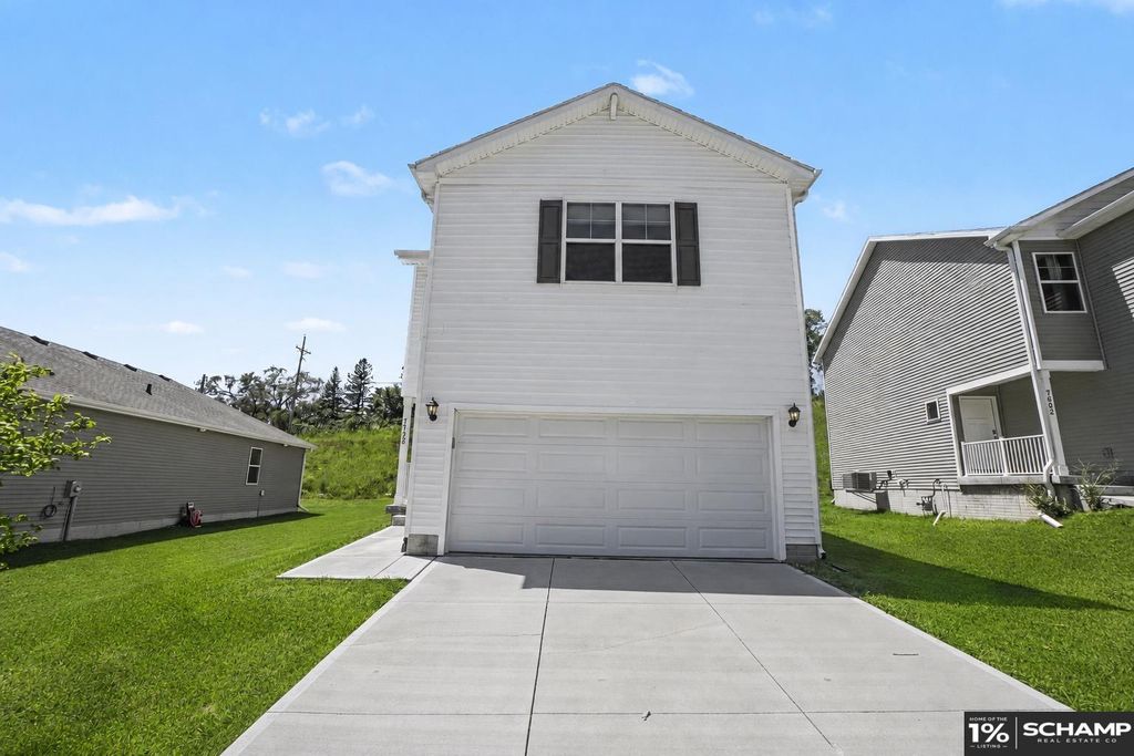 7728 N 95 Avenue, Omaha, NE 68122