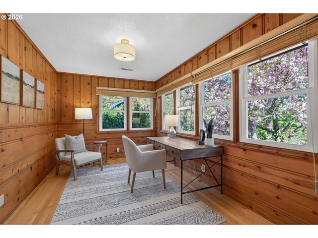 3270 Sw VISTA Dr, Portland, OR 97225