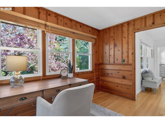 3270 Sw VISTA Dr, Portland, OR 97225