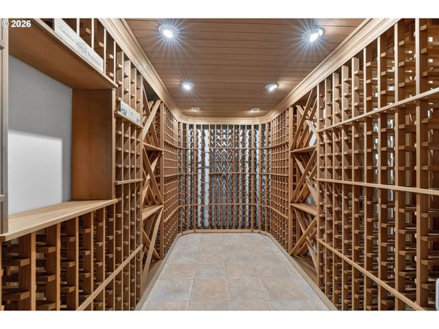 3270 Sw VISTA Dr, Portland, OR 97225