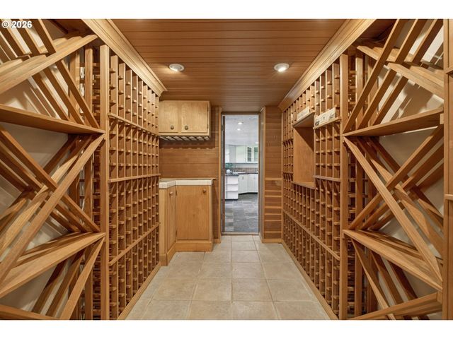 3270 Sw VISTA Dr, Portland, OR 97225