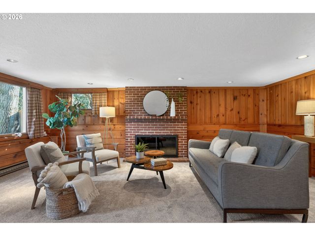 3270 Sw VISTA Dr, Portland, OR 97225