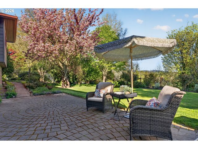 3270 Sw VISTA Dr, Portland, OR 97225