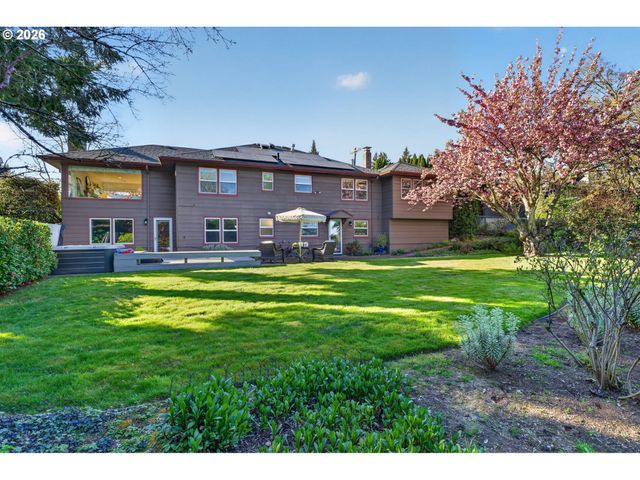 3270 Sw VISTA Dr, Portland, OR 97225