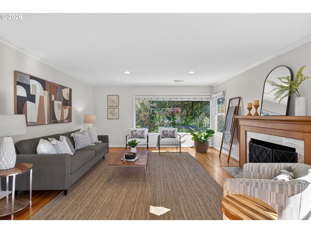 3270 Sw VISTA Dr, Portland, OR 97225