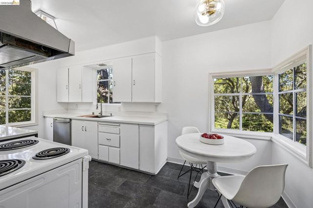2380 Leimert Blvd, Oakland, CA 94602