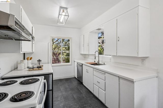 2380 Leimert Blvd, Oakland, CA 94602