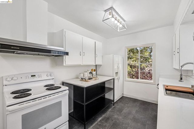 2380 Leimert Blvd, Oakland, CA 94602