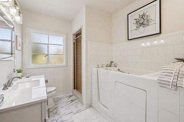 2380 Leimert Blvd, Oakland, CA 94602