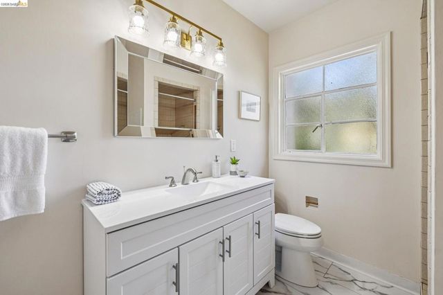 2380 Leimert Blvd, Oakland, CA 94602