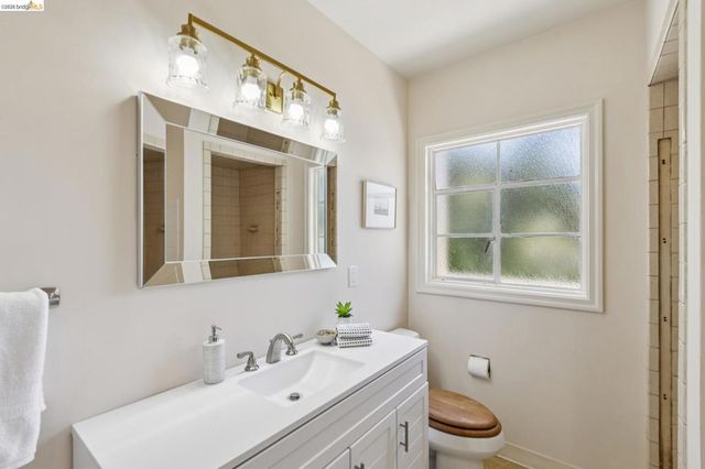 2380 Leimert Blvd, Oakland, CA 94602