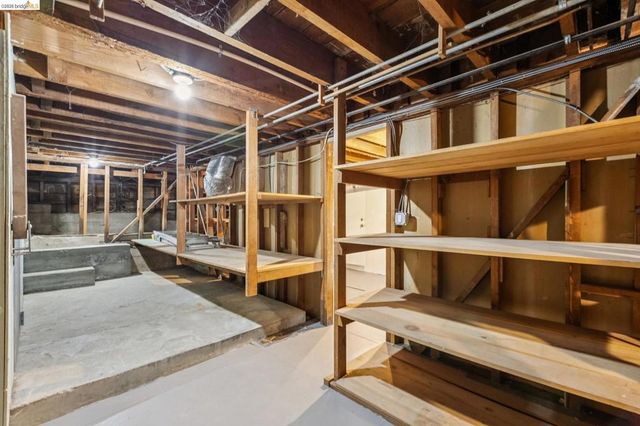 2380 Leimert Blvd, Oakland, CA 94602