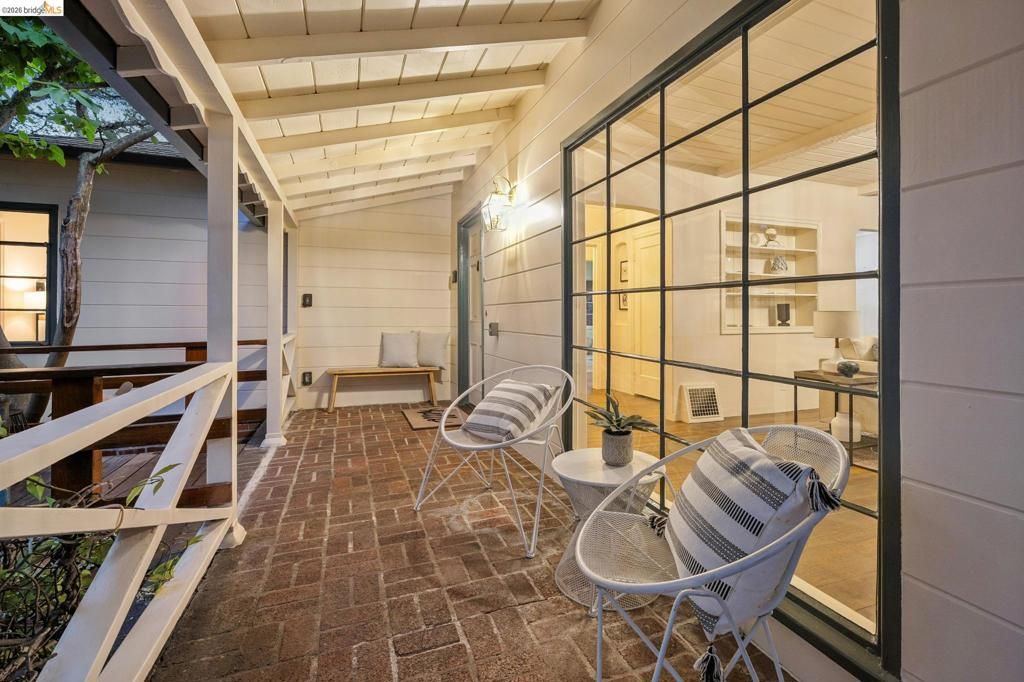 Image 13 of property listing at 2380 Leimert Blvd, Oakland, CA 94602