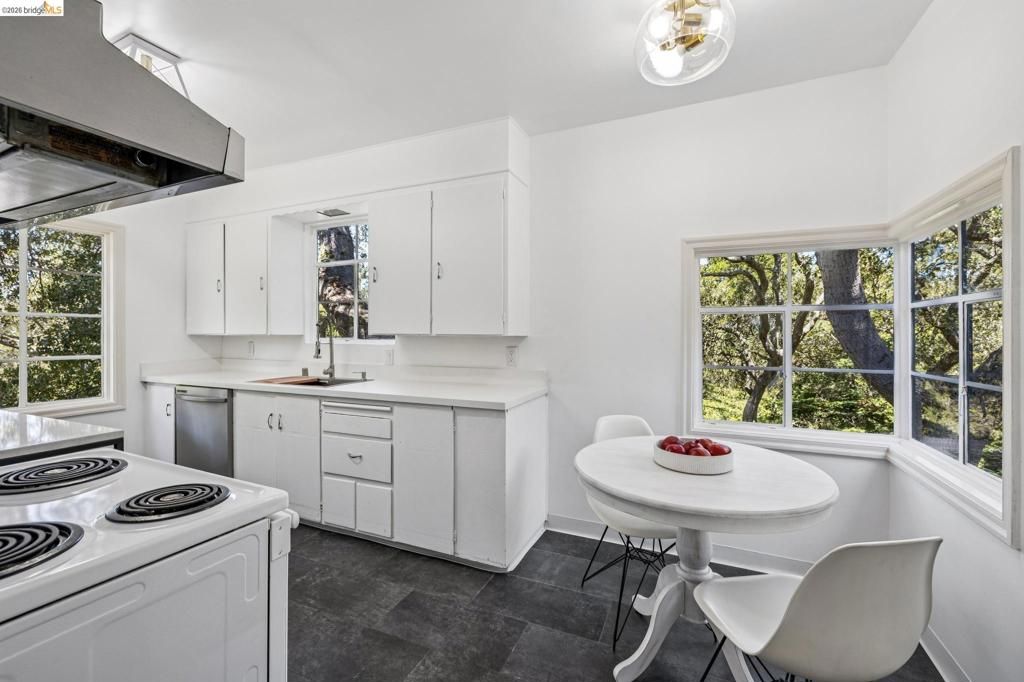 Image 38 of property listing at 2380 Leimert Blvd, Oakland, CA 94602