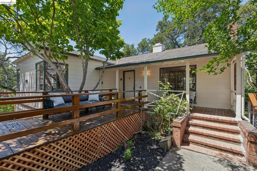 Image 6 of property listing at 2380 Leimert Blvd, Oakland, CA 94602
