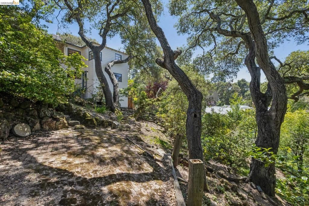 Image 75 of property listing at 2380 Leimert Blvd, Oakland, CA 94602