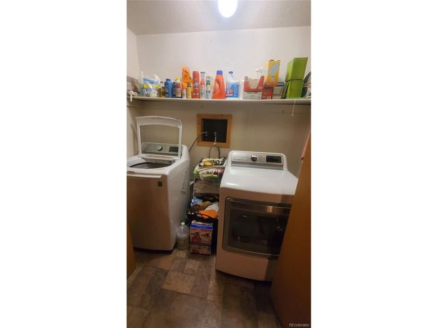 958 Meadows Ln, Florissant, CO 80820